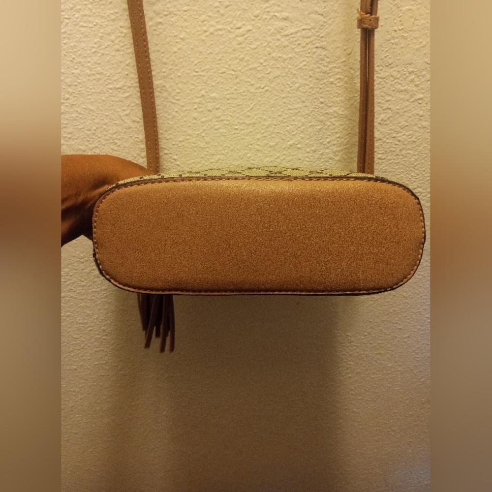 ("ALREADY GONE") CROSSBODY PURSE - Picture 8 of 11